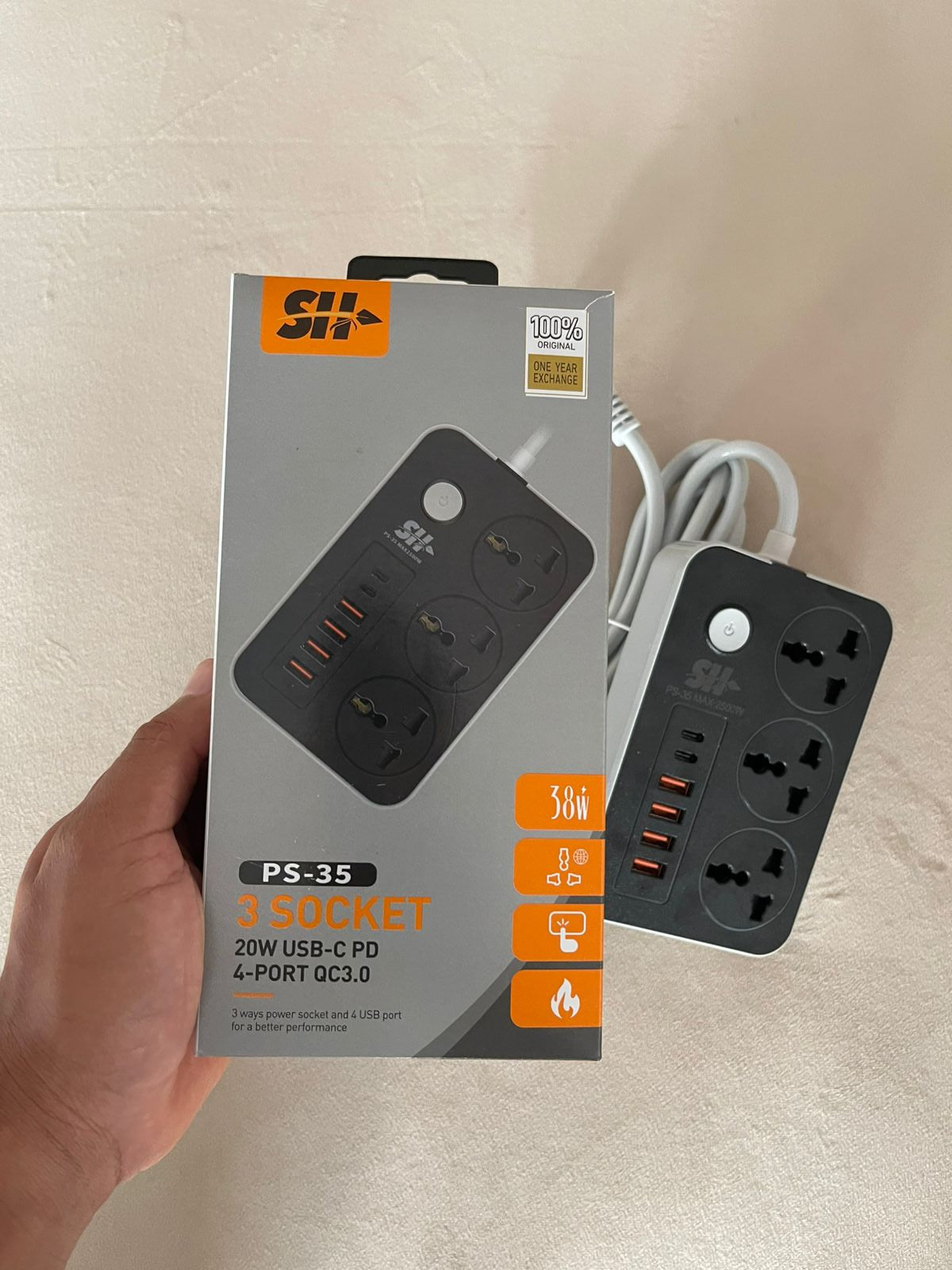 Multiprise universelle SH — 3 prises secteur, 4 ports USB, puissance 2500W