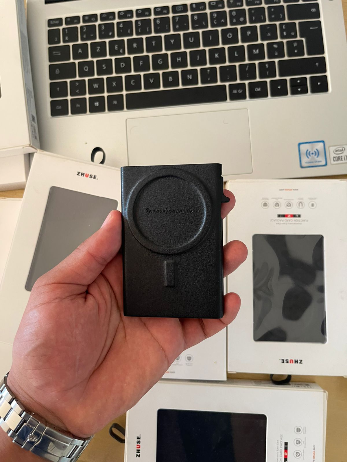 Zhuse™ Le Portefeuille Magnétique #1 au Maroc